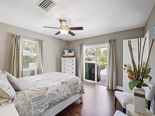 Canal Front 4 Bedroom Vacation Home Sleeps 10 Marco Island